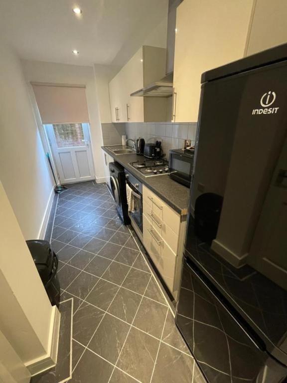 Two Bedroom House Free Parking 利物浦 外观 照片