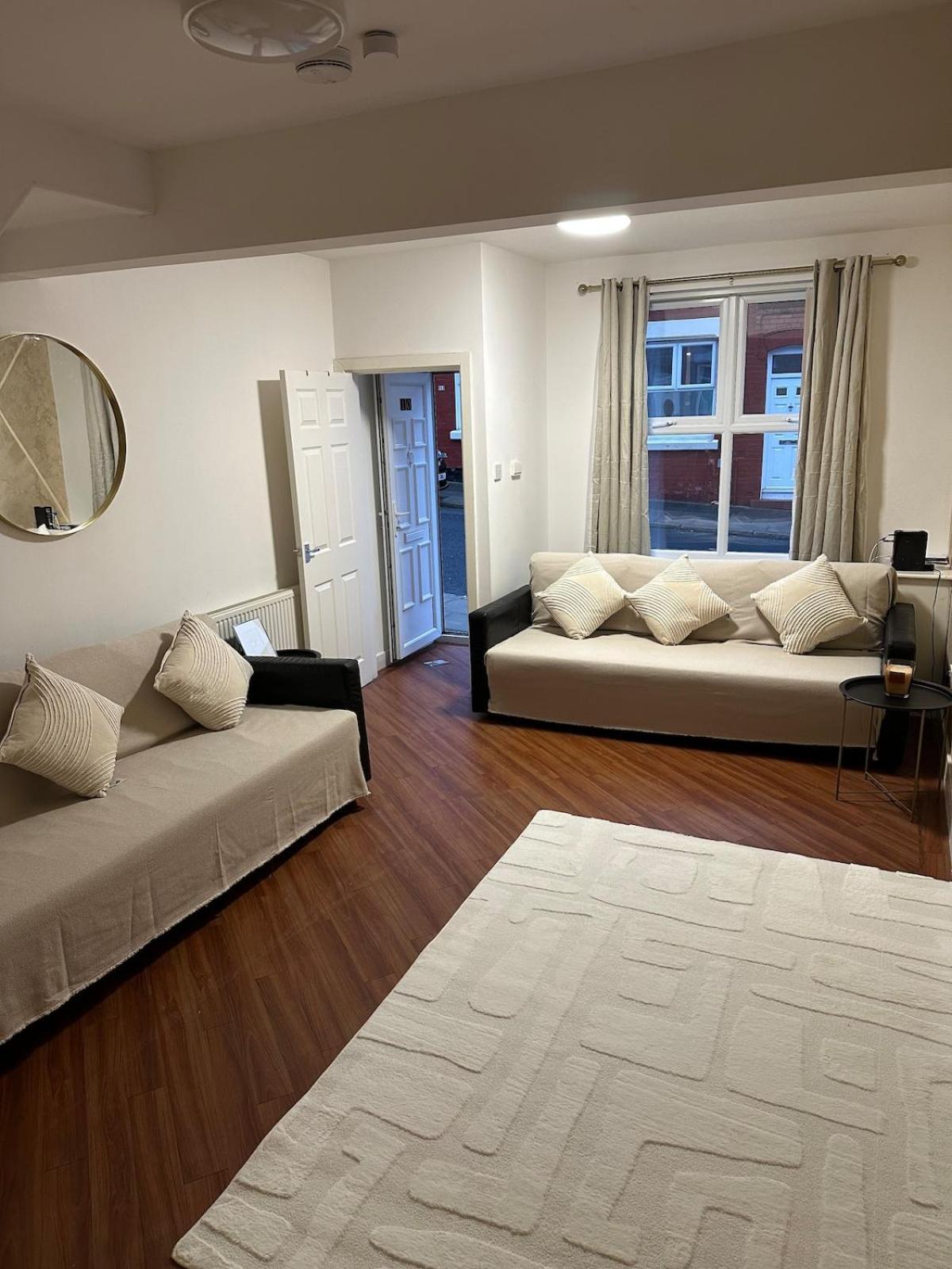 Two Bedroom House Free Parking 利物浦 外观 照片