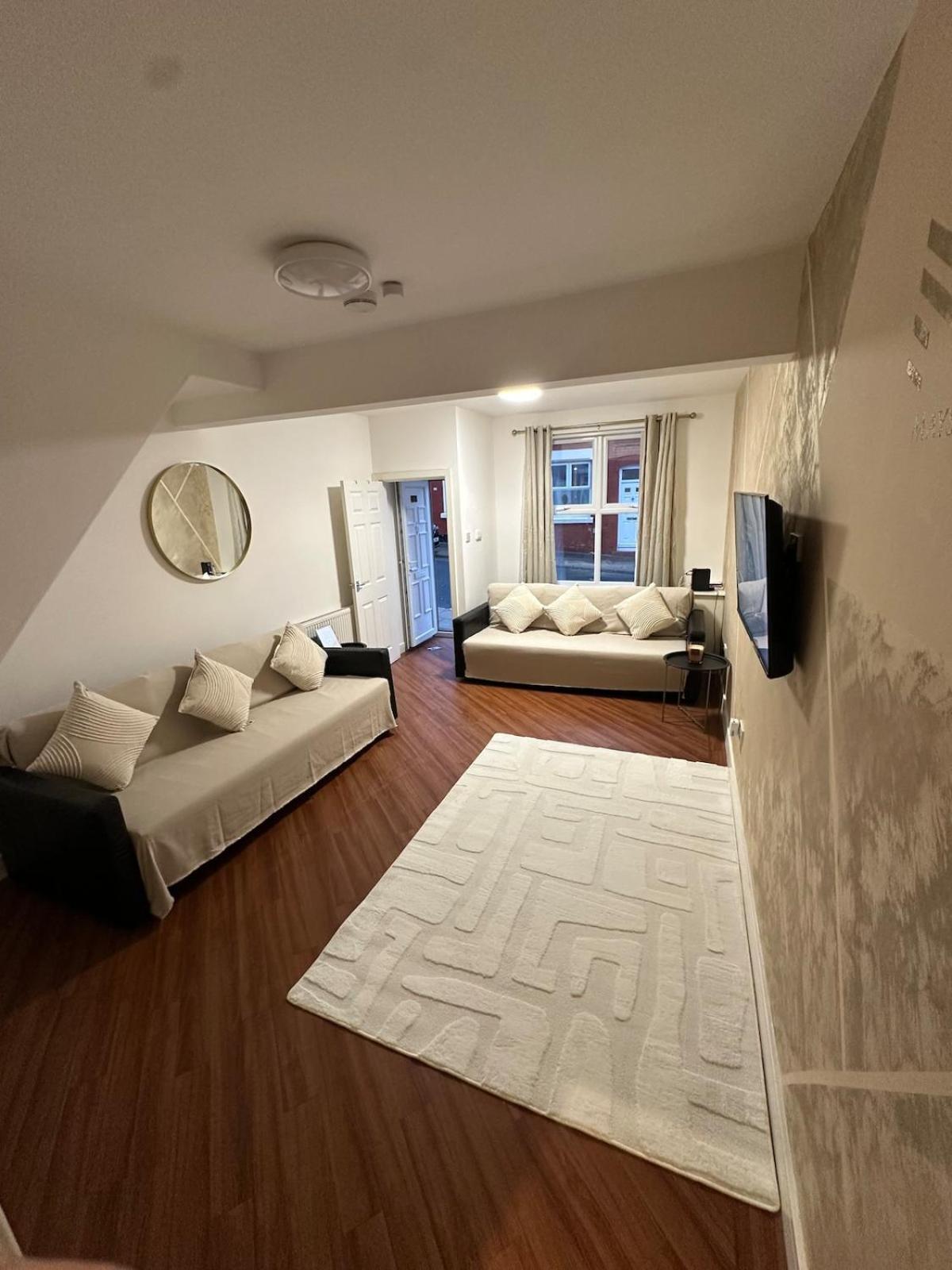 Two Bedroom House Free Parking 利物浦 外观 照片